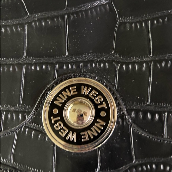 2/$30 NINE WEST Black Faux Leather Embossed Shoulder Handbag Clutch Crocodile - Picture 2 of 5